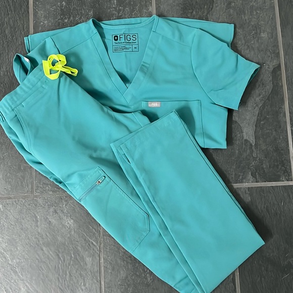 Figs Tops Surgical Green Figs Scrub Set Poshmark